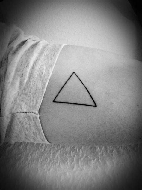 Тату бесконечный треугольник Татуировки треугольник 79 фото
