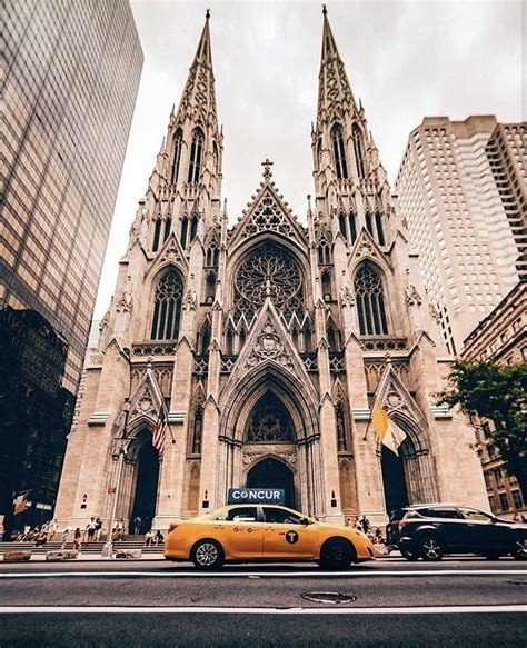 Ne Wyork City City Streets St Patricks Cathedral Nyc Visit New York