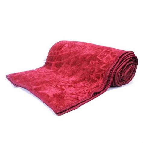Maroon Lightweight Embossed Single Blanket 107 Size Lxb 87x63 Inches