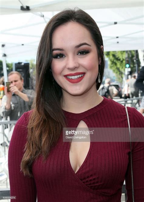 The Goldbergs Hayley Orrantia Is A Fairytale Princess Come To Life At