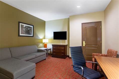 La Quinta Inn And Suites By Wyndham Oxford Anniston Oxford Al Hotels