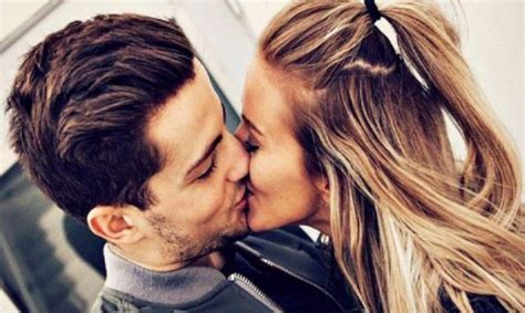 11 Steps To Kiss A Girl Passionately And Romantically