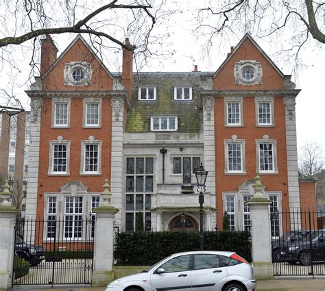 Tamara Ecclestone Gives Fans A Tour Of Her M Mansion With Staff