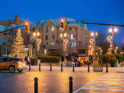 Downtown Oakvilles Hometown Holiday Experience