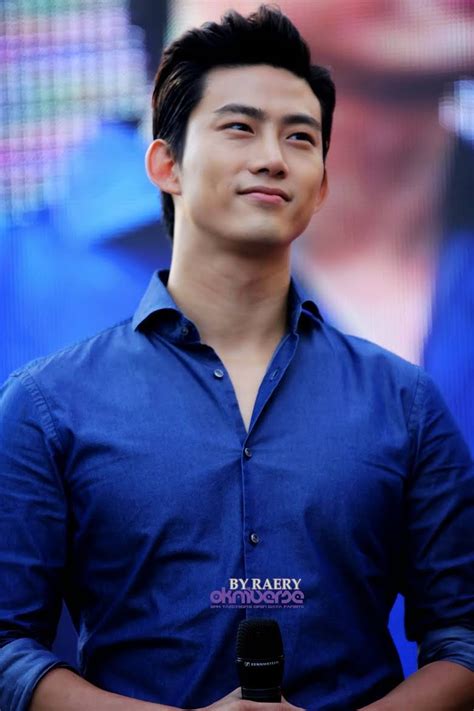 2pms Taecyeon Charms Fan With His Street Manners Koreaboo