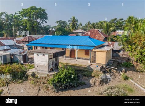 Bangladeshi Village Landscape Hi Res Stock Photography And Images Alamy