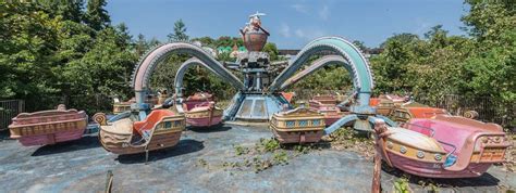 These Haunting Photos Show An Abandoned Japanese Theme Park That Used