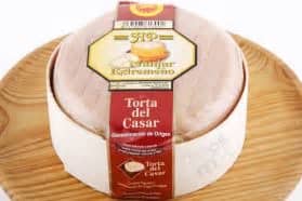 Preparation cut torta del casar into 6 wedges; Comprar Queso de Tetilla DOP Galicia | Tu Marca de Calidad ...