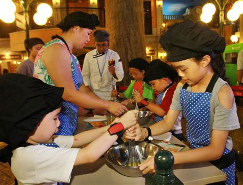Trans studio satu ini diklaim sebagai yang tercanggih, pasalnya wahana permainan yang dibangun memiliki lebih dari 50 tenant, trans studio mall bali menyediakan beragam kebutuhan keluarga nah transmart dan trans studio ini akan segera dibuka untuk umum pada jumat, 29 maret 2019. Perintah Kawalan Pergerakan boleh erat hubungan keluarga ...
