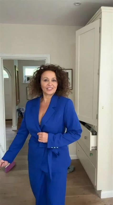 Loose Womens Nadia Sawalha Strips To Lingerie As Fans Praise Gorgeous Star Daily Star