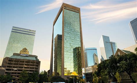 Downtown Dallas tower attracts new fintech, online education tenants ...