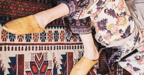 Apr 25, 2021 · turn your hairdryer on and adjust it to the highest heat setting. How to Easily Get Gum Out of Carpet