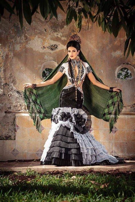 Campechano Vestidos mexicanos Traje típico Vestidos de glamour