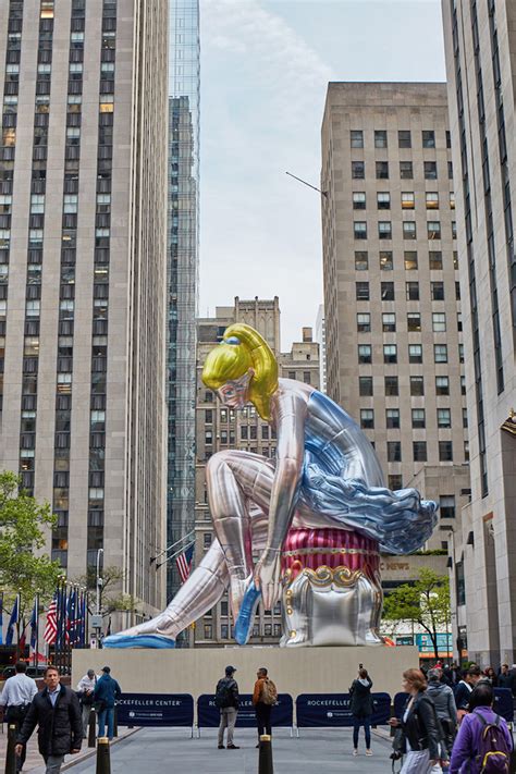 Découvrez La Dernière Sculpture Géante De Jeff Koons Installée En Plein