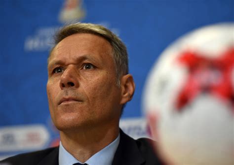 Marco Van Basten Releases A Sieg Heil On The Air Then Apologizes Archyde