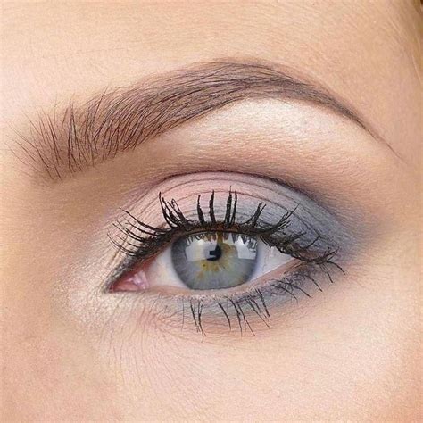 Matte Blue Gray Eyeshadow Eyemakeup In 2020 Pretty Eyeshadow Grey