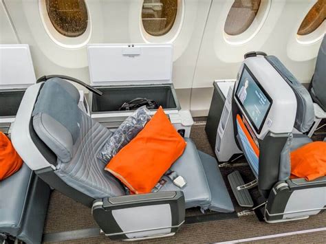 Singapore Airlines Airbus A350 900 Premium Economy Recliner Seats