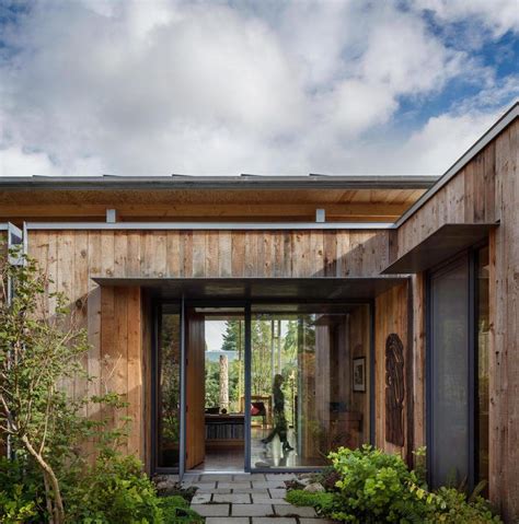 Stunning Seattle Urban Retreat Inspired By Native American Cultures