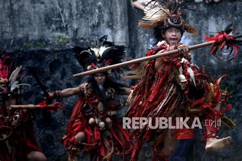 Tari Kabasaran Tarian Perang Khas Minahasa Vrogue Co