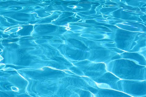 水池里的水面波纹图片 蓝色的水池里的水面波纹素材 高清图片 摄影照片 寻图免费打包下载