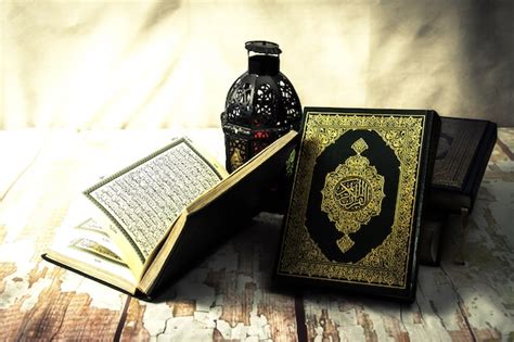 Corán Libro Sagrado De Los Musulmanes Artículo Público De Todos Los