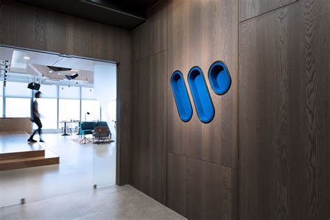 Downloading music from the internet allows you to access your favorite tracks on your computer, devices and phones. Warner Music Hong Kong by Bean Buro | Design Raid