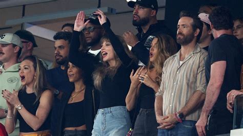 Taylor Swift Attends Travis Kelces Chiefs Game Against Jets