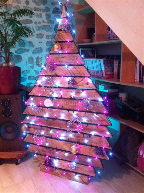 65 Pallet Christmas Trees And Holiday Pallet Decorations Ideas 1001 Pallets