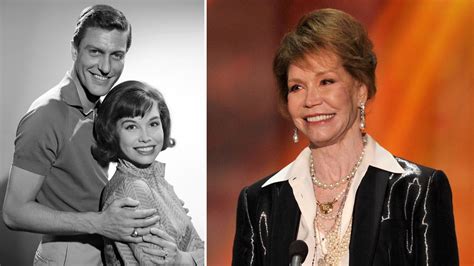 beloved actress mary tyler moore has died at age 80 youtube