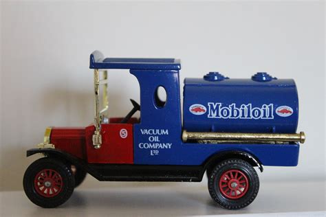 Y Model T Ford Tanker In Mobil Livery Old Toys Matchbox Vintage Toys