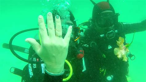Предложение руки и сердца под водой Underwater Love Филиппины 02