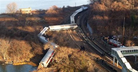 New York Train Crash Leaves Four Dead And 63 Injured The Irish Times