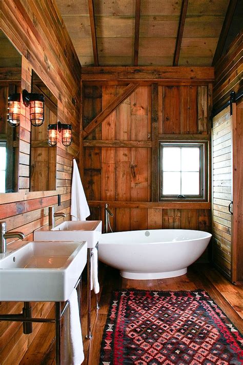 The rustic decor is able to transform an environment and make it super cozy and full of personality, and the bathroom being a space we use to relax in a good bath it is important to think of a decoration that transforms this environment into a beautiful and well cozy, and for that the rustic bathroom is an excellent choice. Rustic Modern Bathroom Designs | MountainModernLife.com