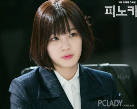 Her parents divorced in 1993. 鬼神题材韩剧大热 女主惊艳过女鬼全靠美肌|李侑菲|朴宝英_新浪时尚_新浪网