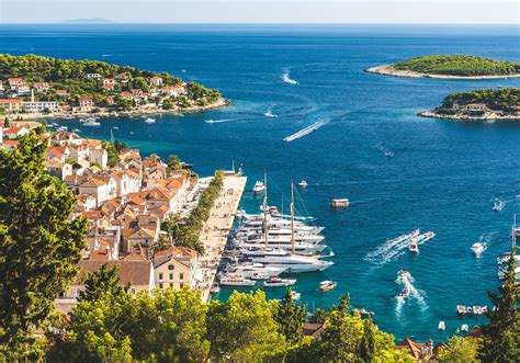 Its capital is zagreb, located in the north. L'île de Hvar, en Croatie - Europe : 15 destinations ...