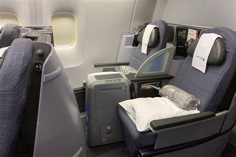 Review Uniteds 767 400 In First Class Honolulu To Newark