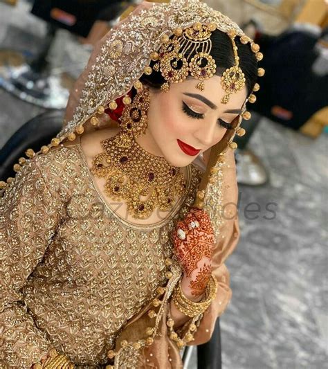 Most Gorgeous Pakistani Actresses Bridal Look Up Wedding Dresses