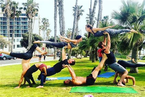 Pin By Anna Stella Souza On Cliques Gym Yoga Challenge Poses Acro