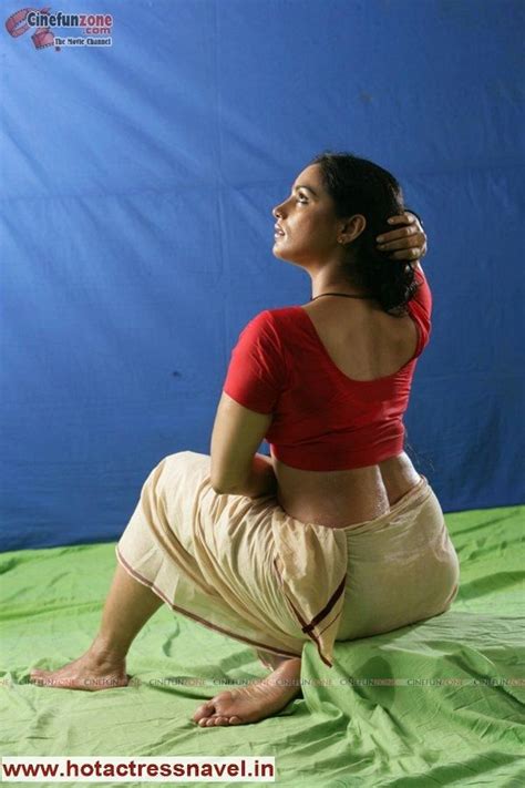 Pin On Navel Belly Button Hip Saree Of Indian Actress