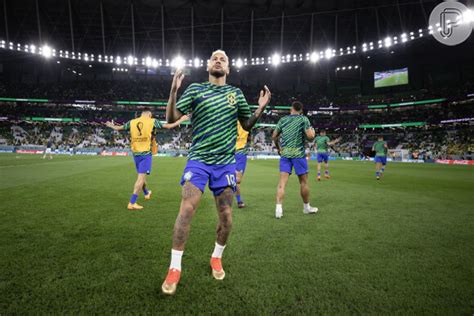 Neymar Iguala Marca De Pelé E Recebe Mensagem Emocionante Do Ex Jogador