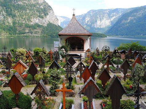 14 Beautiful Cemeteries Around The World Cemeteries Spooky Places