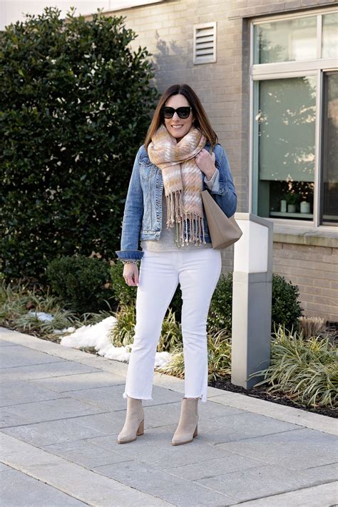 A Fun Way To Wear White Jeans For Winter Casual White Jeans Outfit White Jeans Outfit Casual