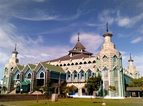 Masjid Al Markaz Al Islami Jenderal M Jusuf Makassar