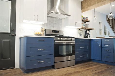 You won't find cams, brackets or clips in a wolf classic cabinet, but you will notice the dovetailed drawers and superior drawer glides and hinges. Wolf Custom Kitchen Cabinetry | Builders' General