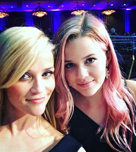 33 Photos Of Reese Witherspoon And Ava Phillippe Thatll Make You Do A Double Take Reese