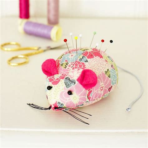 Keep Pins Handy With This Cute Mouse Pincushion To Sew Pin Cushions