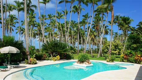 Most Spectacular 4 Bedroom Luxury Beachfront Villa for Sale in Cap