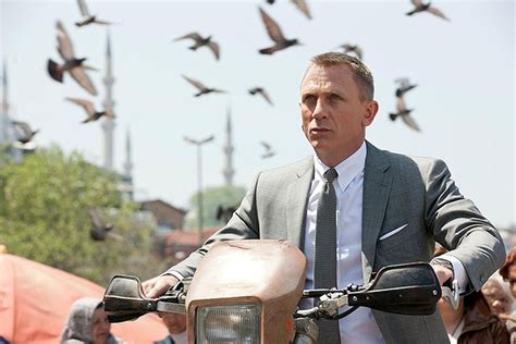 What, no bald man stroking a cat? Daniel Craig confirms return as James Bond - The Verge