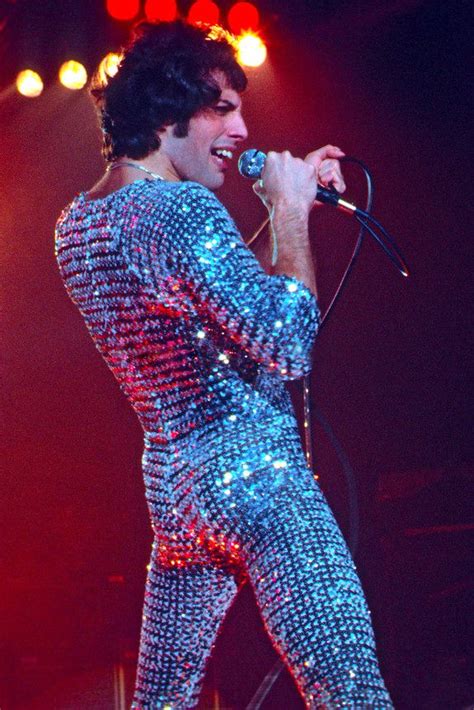 Freddie mercury had it all, the voice. 653 besten Queen Bilder auf Pinterest | Queen freddie ...