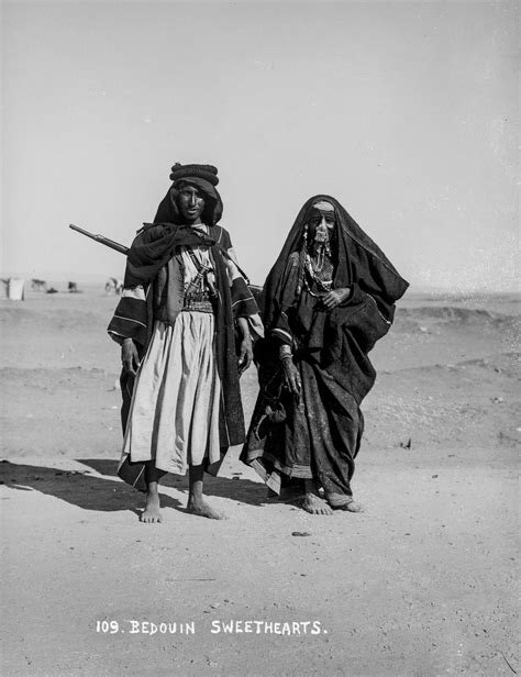 Striking Photos Of Bedouin Nomads At The Turn Of The Century Old Pictures Old Photos Romantic